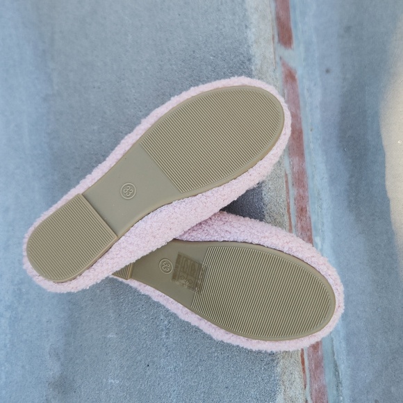 Snuggly Comfortable Home Slip shoes - Picture 3 of 3